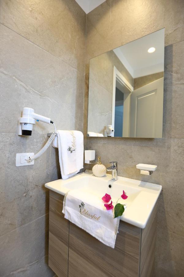 Blissful Apartments ซารานเดอ ภายนอก รูปภาพ