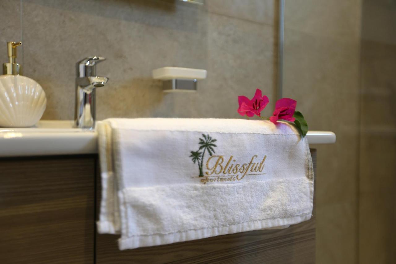 Blissful Apartments ซารานเดอ ภายนอก รูปภาพ